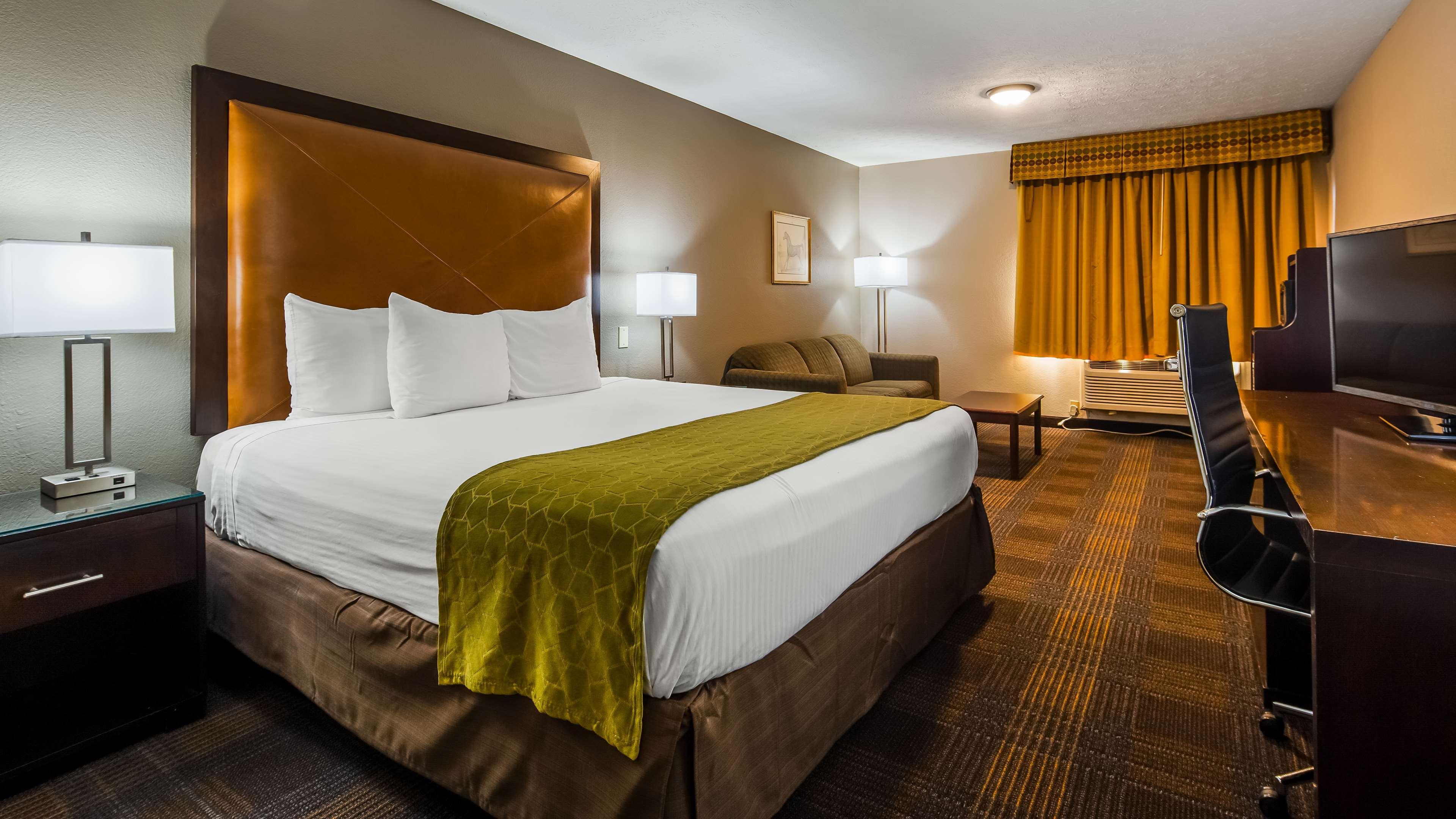 Best Western Shelbyville Lodge Bagian luar foto