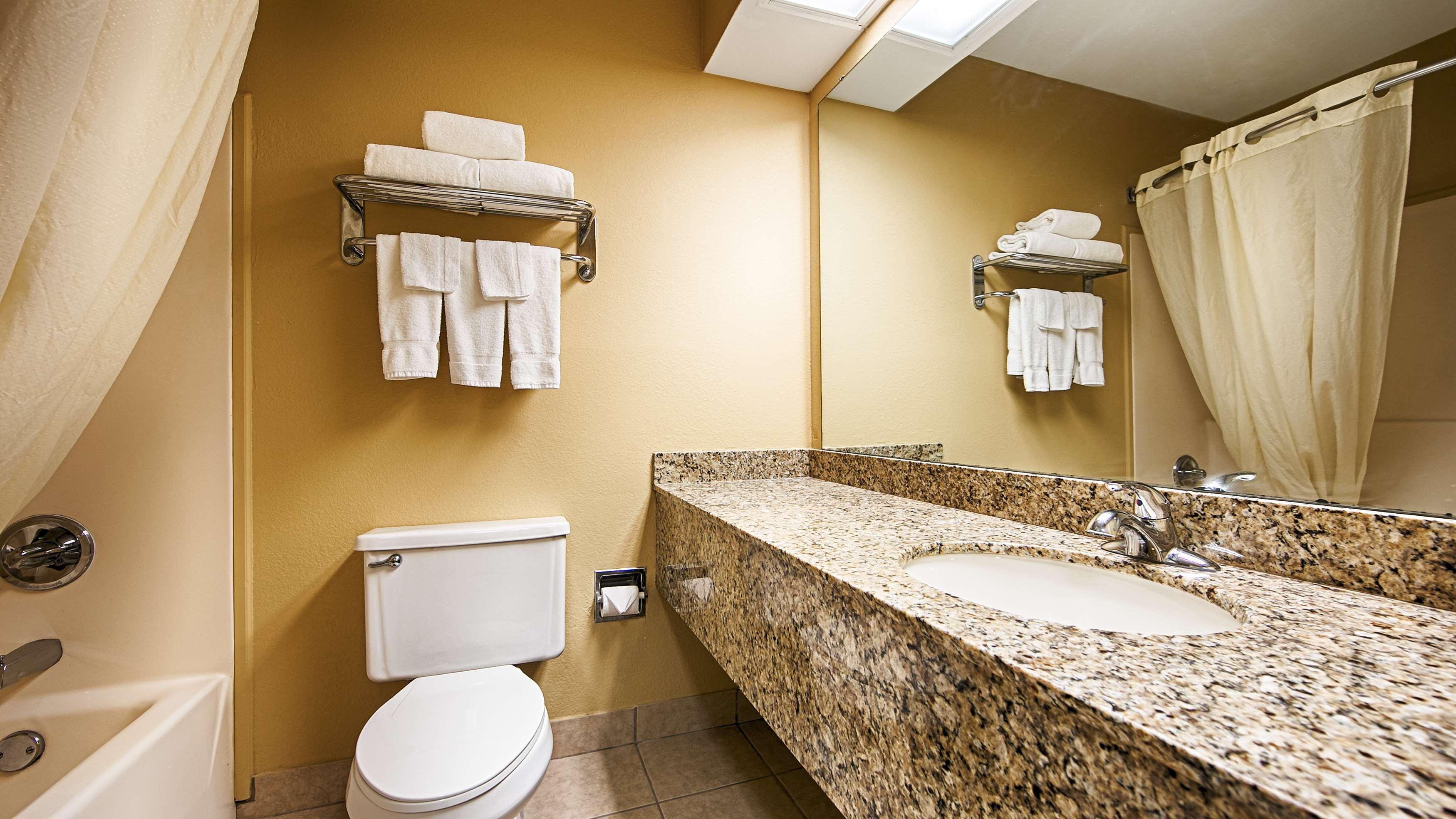 Best Western Shelbyville Lodge Bagian luar foto