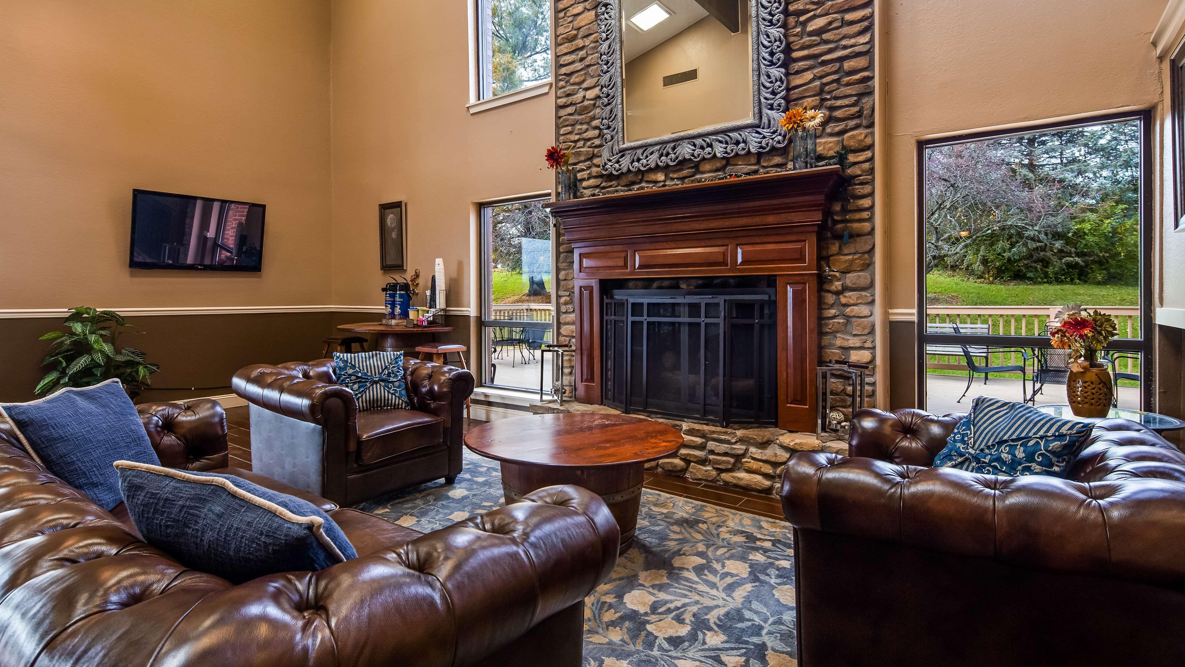 Best Western Shelbyville Lodge Bagian luar foto