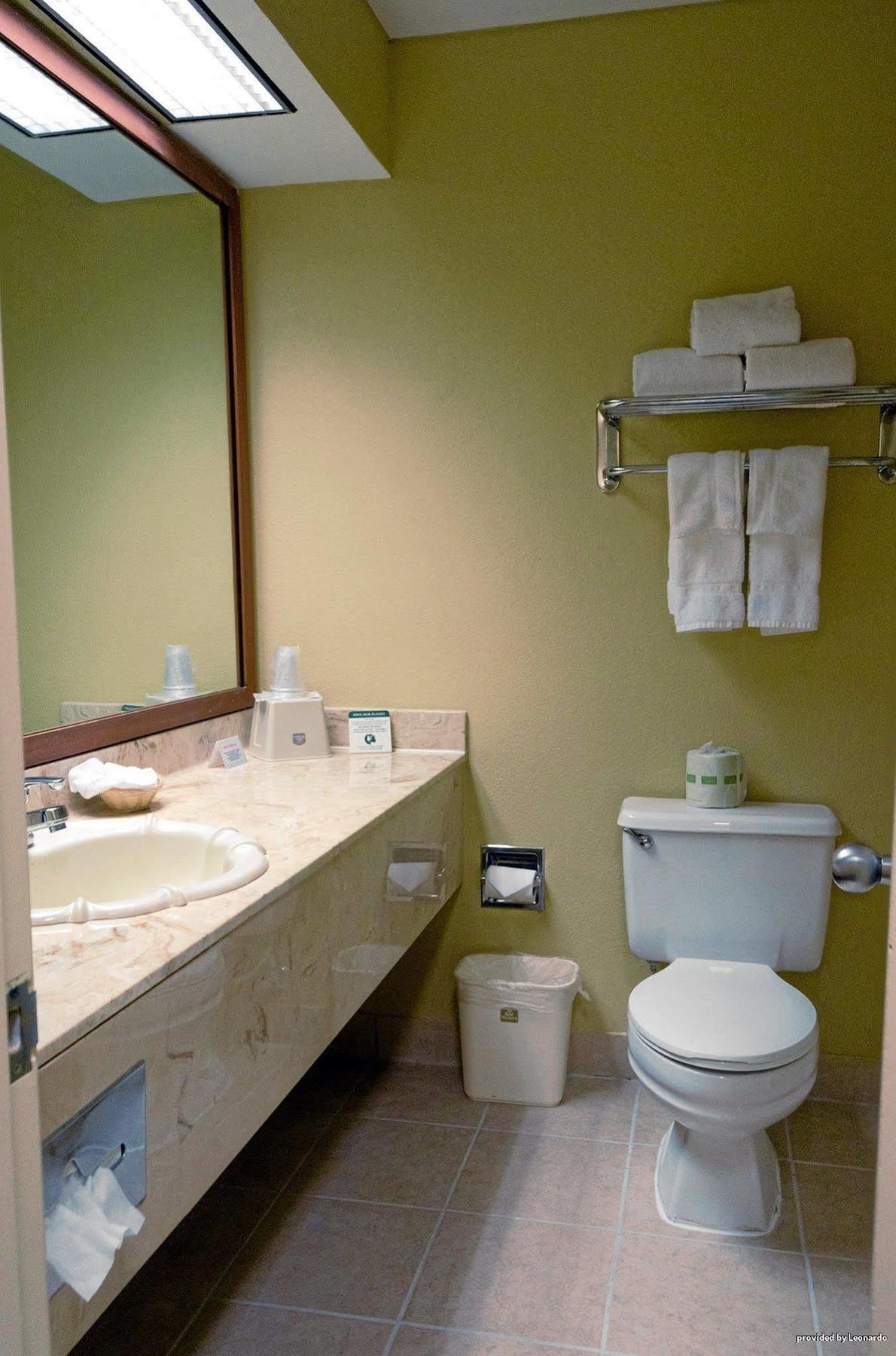 Best Western Shelbyville Lodge Bagian luar foto