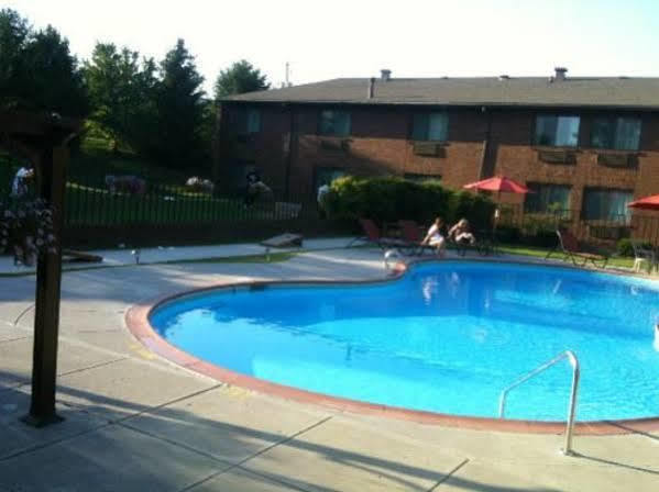 Best Western Shelbyville Lodge Bagian luar foto